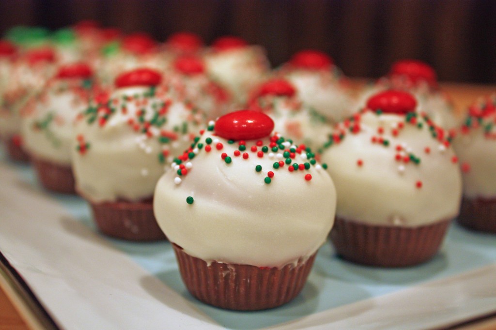 mini red velevet cupcakes